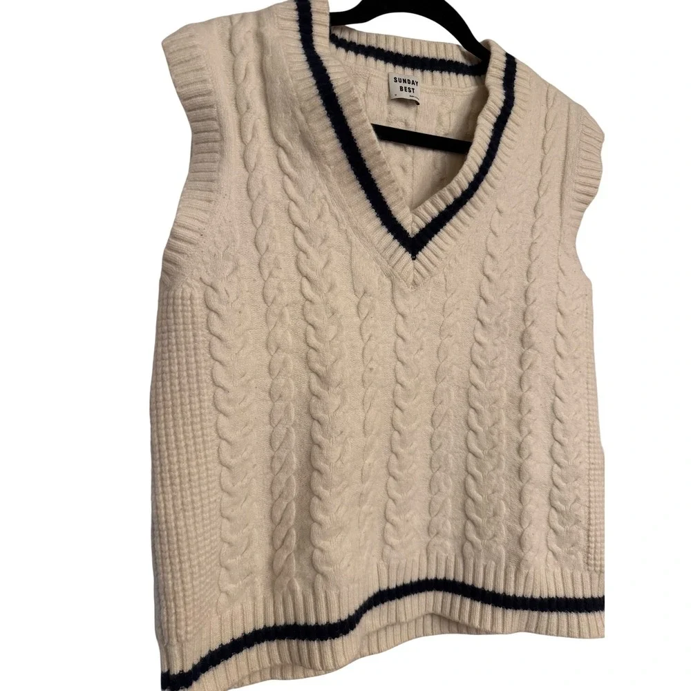 Aritzia Sunday Best Cable Knit Sweater Vest Cream Navy Merino Wool Blend Medium